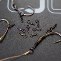 Avid Outline Micro Ringed Hookbait Swivel